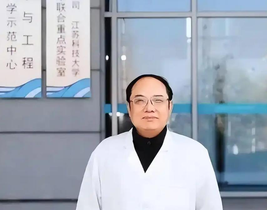 2025年9月，某高校接举报称教师郭某（曾任江苏科技大学首席科学家）涉嫌学