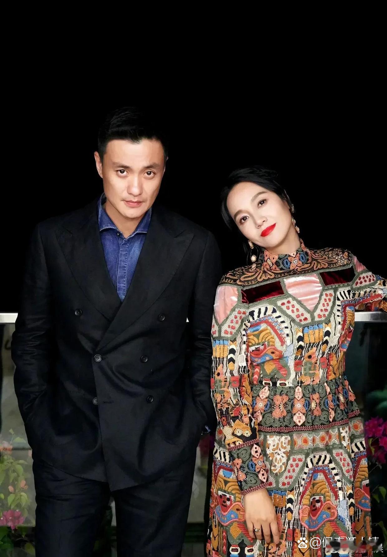 第一次见到朱丹的老公，真的被惊艳到了！不得不说他长得也太帅了，和朱丹同框的画面超