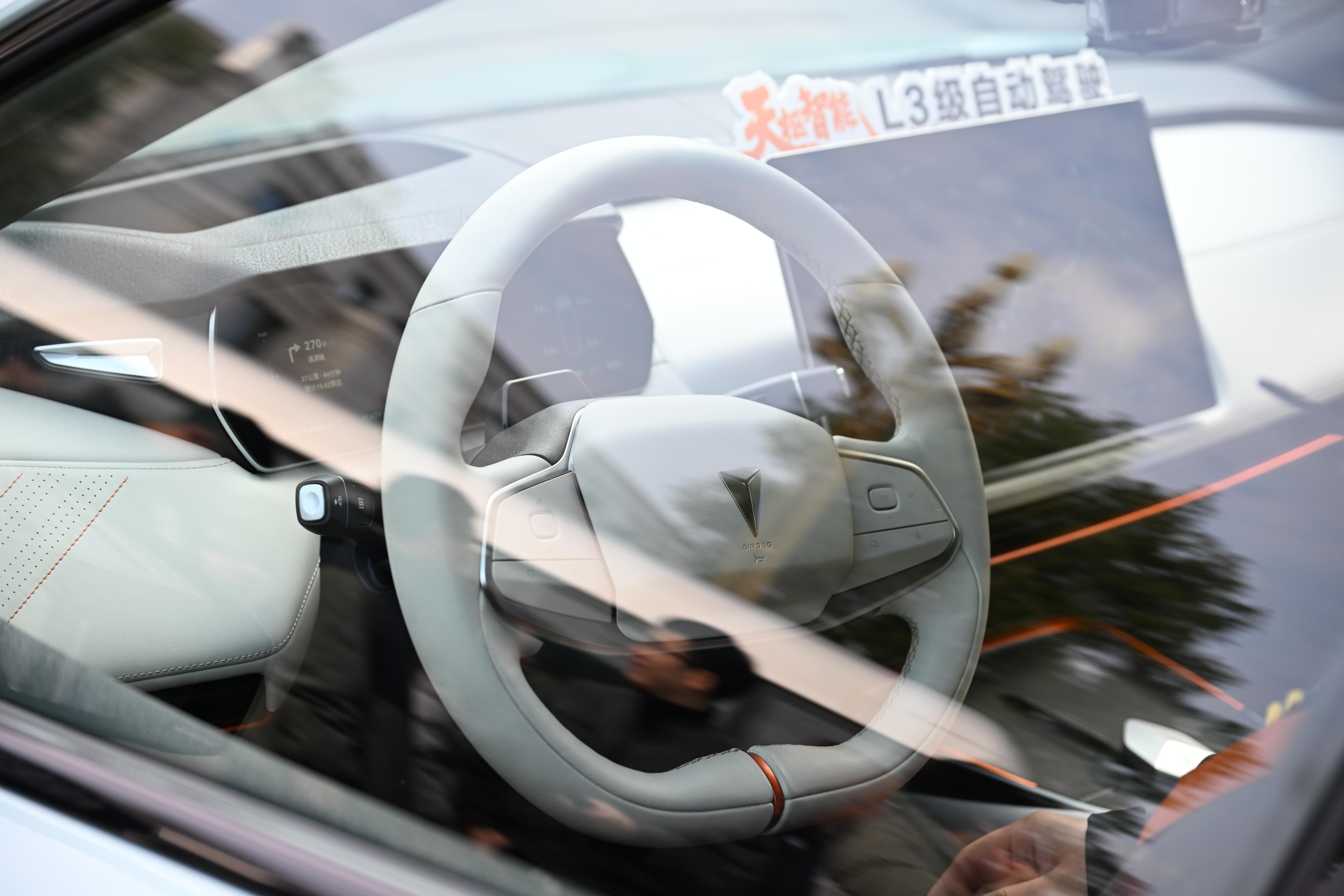 最近刷到深蓝L3已经在重庆大规模上路，开始了路测。划重点：深蓝L3即将开放全民体