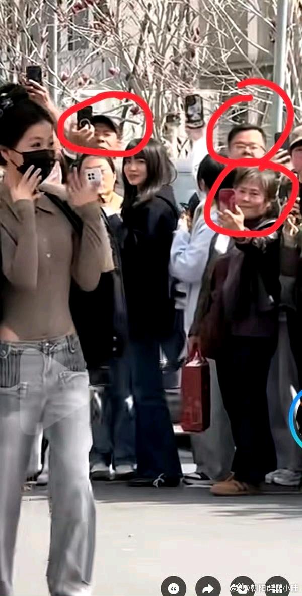 虞婉婷横店粉丝原来是花💰雇的，难怪有那么多中老年人，营造很火的假象。