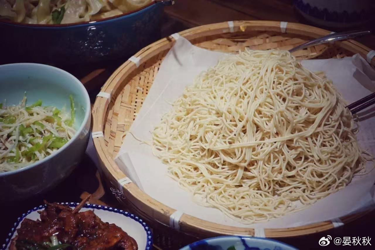 乘风凉这两天的上海，热得一天世界！老多上海人，躲起来了。家里好啊，有空调，有电风
