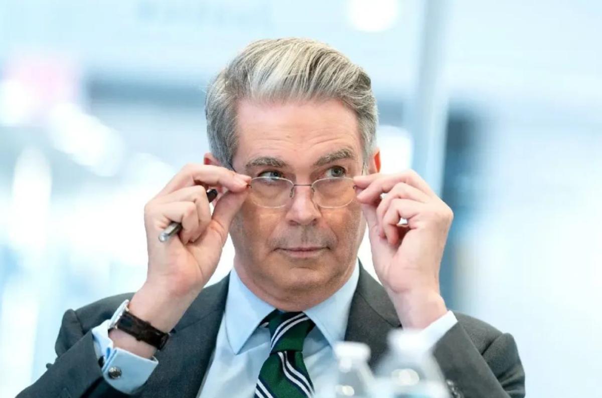 中美情况有变！贝森特定下最后通牒，中国的一则公告让他认清现实。最近，美国财长