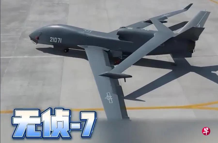 解放军重量级装备亮相黄岩岛周边！据央视军事9月28日报道，解放军南部战区9月27