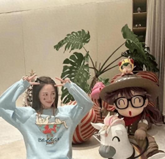【陈乔恩谈不生孩子原因：错过了最佳生育的年纪】近日，陈乔恩在接受采访时谈不生孩