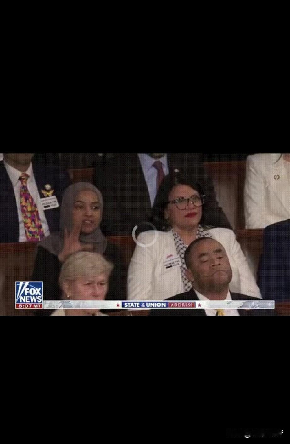 特朗普在国会发表国情咨文演讲，民主党人、索马里裔众议员伊尔汗·奥马尔与他激烈对骂