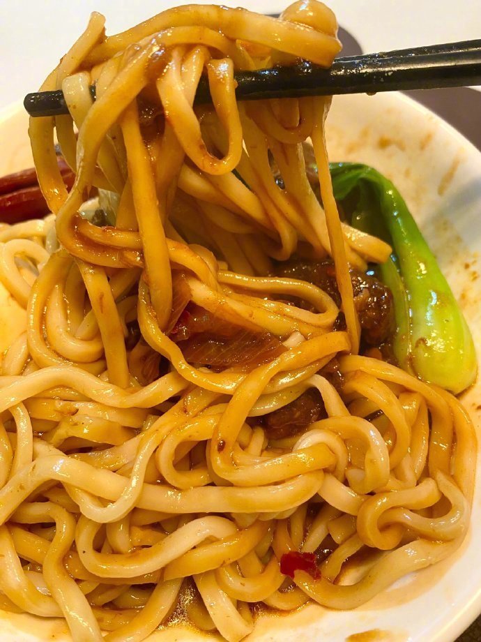 没有人会拒绝一碗红烧牛肉面吧！