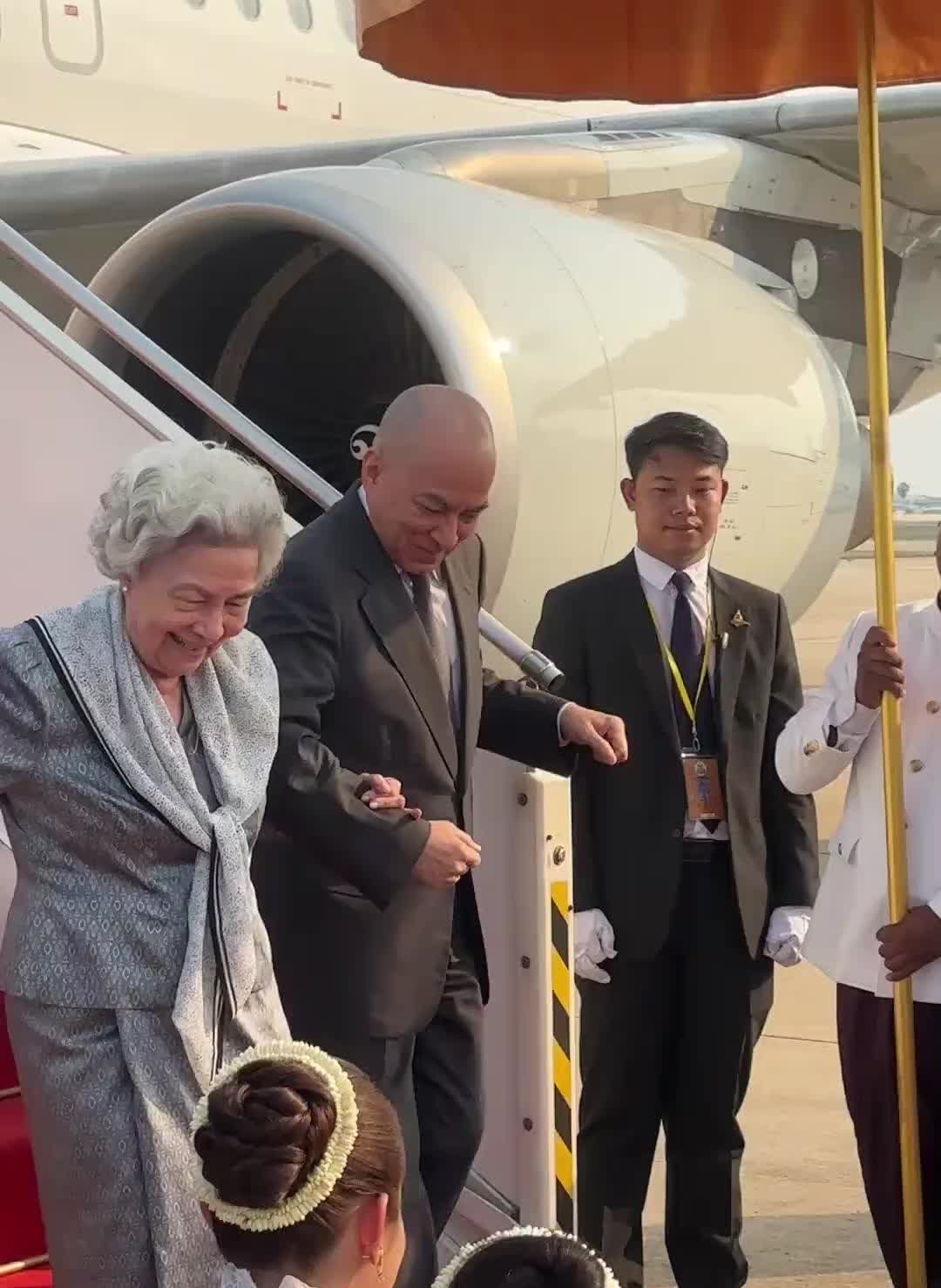 当西方国家还在为要不要来参加阅兵，而勾心斗角、盘算利益时，我们真正的朋友，已经像
