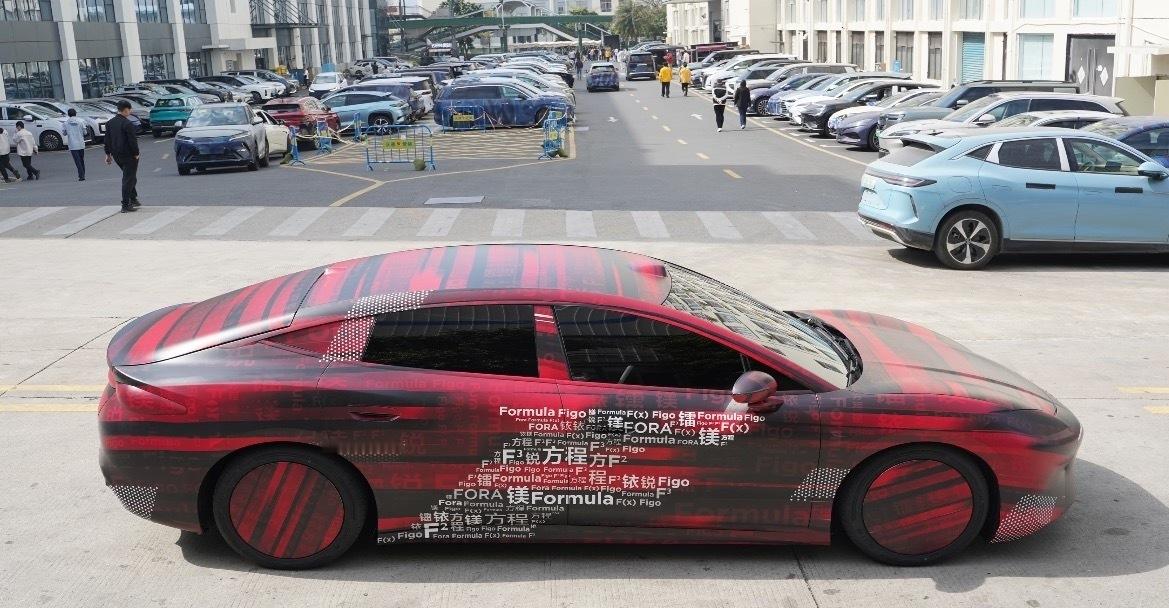 方程豹轿车已经官方预热了，不知道到底会叫镁还是方程，感觉方程比较好。