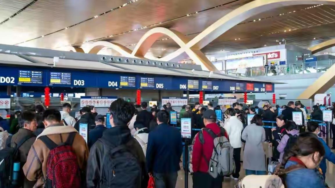 🔥网友热议！昆明机场国际航线太香了。昆明长水机场国际航线全面爆发，全网疯狂点赞