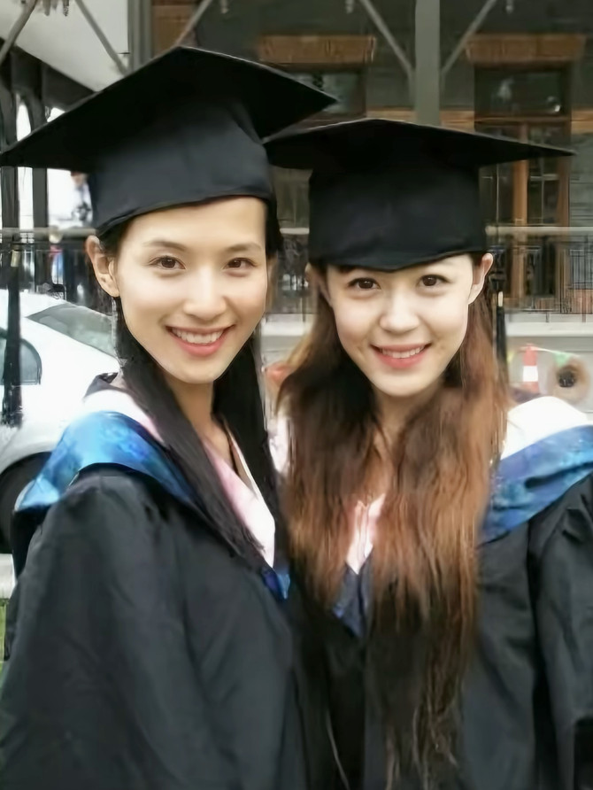 美嘉李金铭的大学毕业照