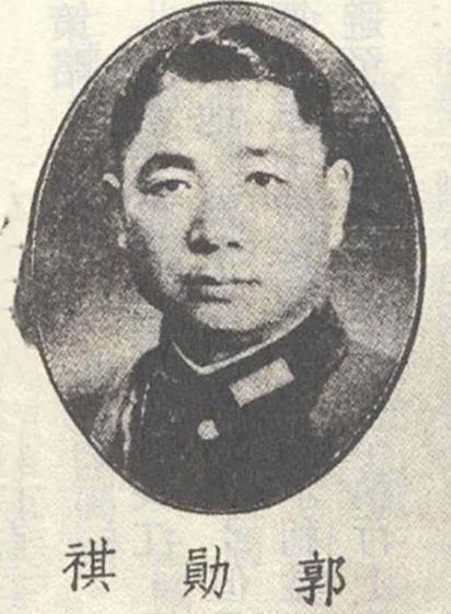 有这么一位川军名将，他是国军中将，兵败被俘，按说也该是功德林的一员，可他牛就牛在
