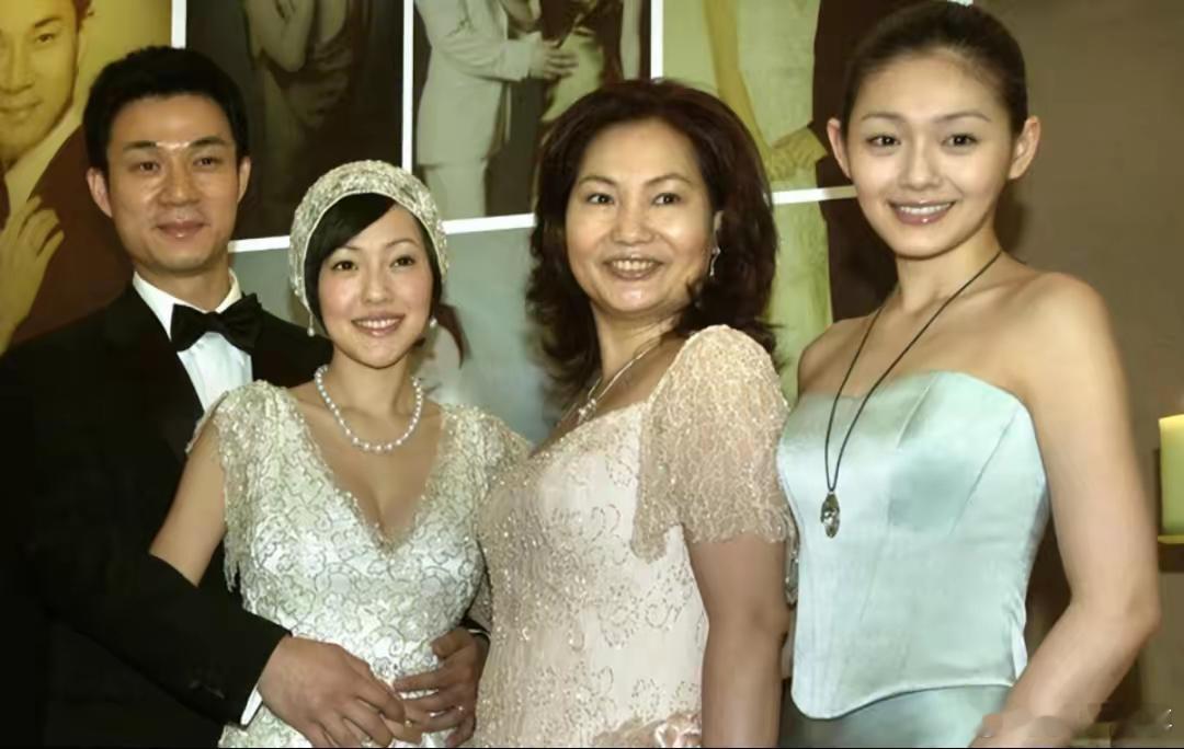小S二女儿画作卖超百万难怪小S卖力推销！女儿画展吸金百万受富豪青睐，却句句离不开