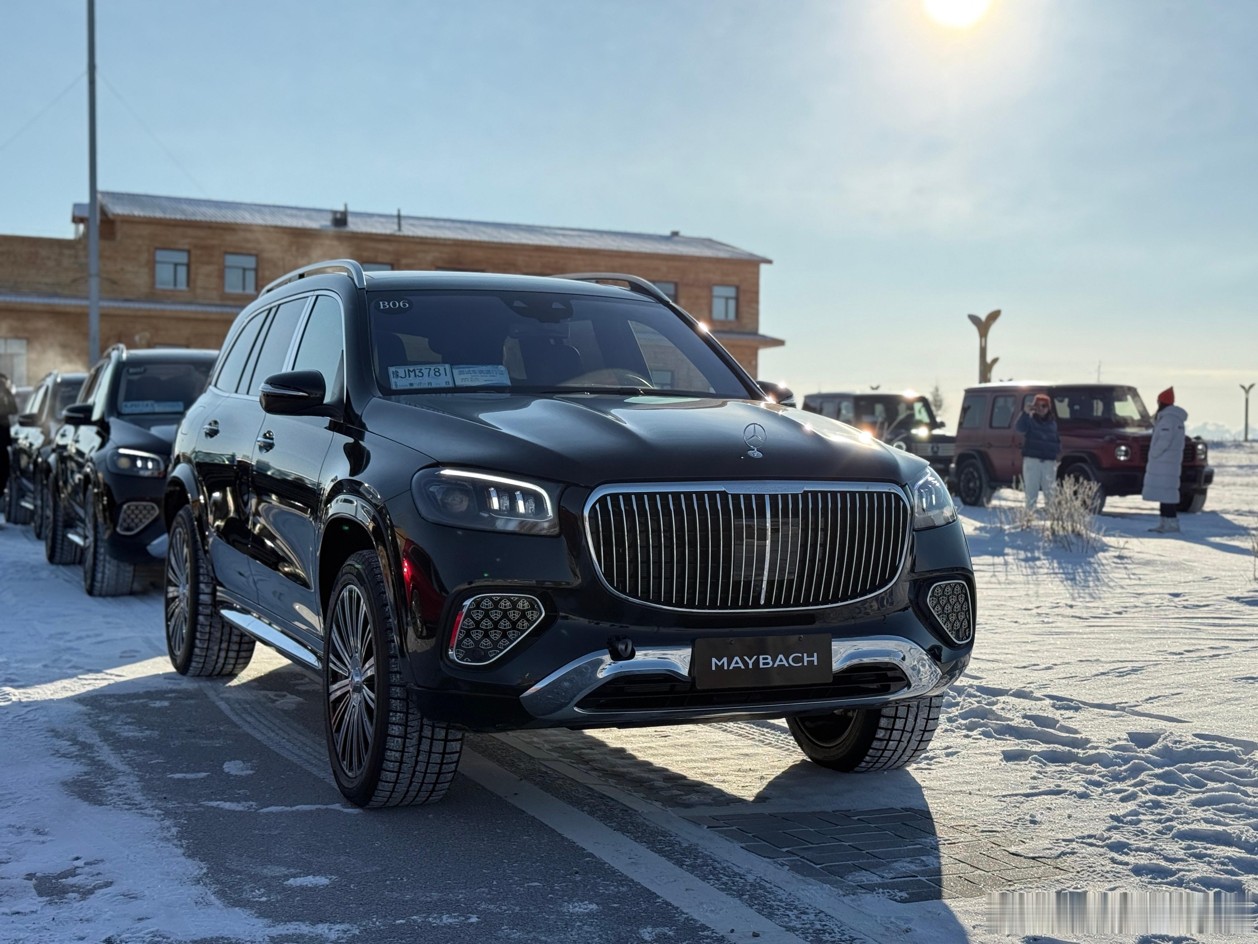 从迈巴赫GLS到G-Class，从公路到雪原心无杂念，只想专注驾驶！砺冰雪驭传奇