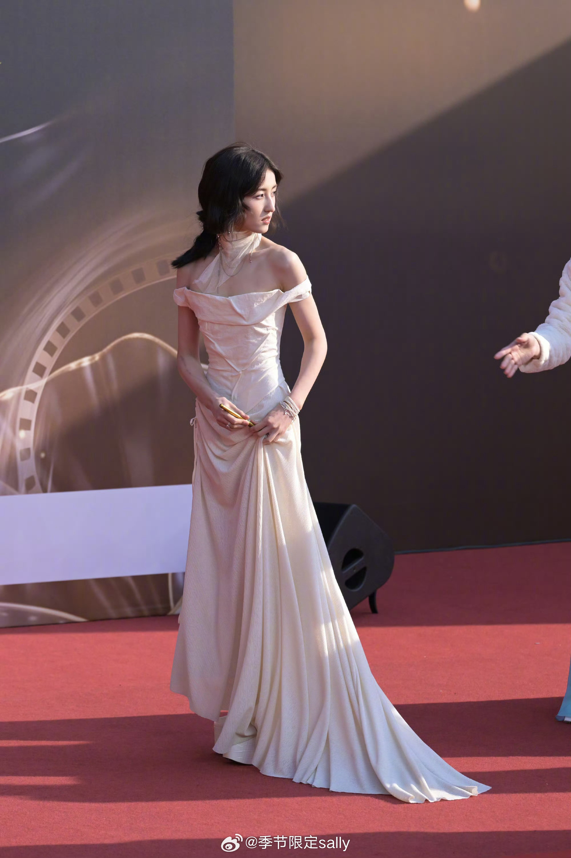 张子枫神图有了！这个造型太出众了！张子枫希腊神女