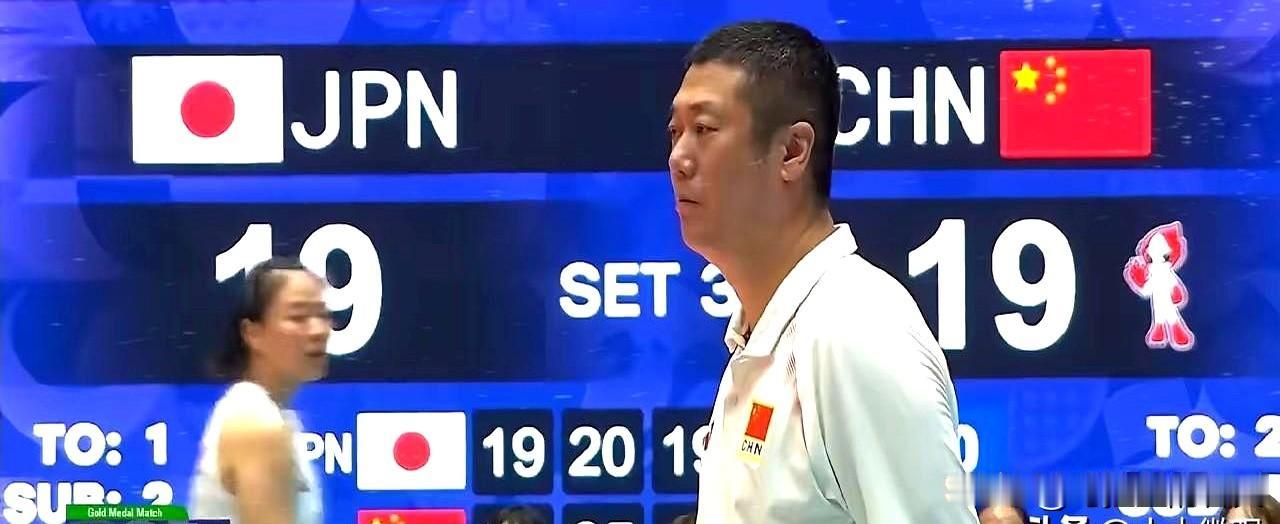 2比10落后，名古屋主场快把屋顶掀翻的时候，赵勇那个换人决定，说实话大部分人没看