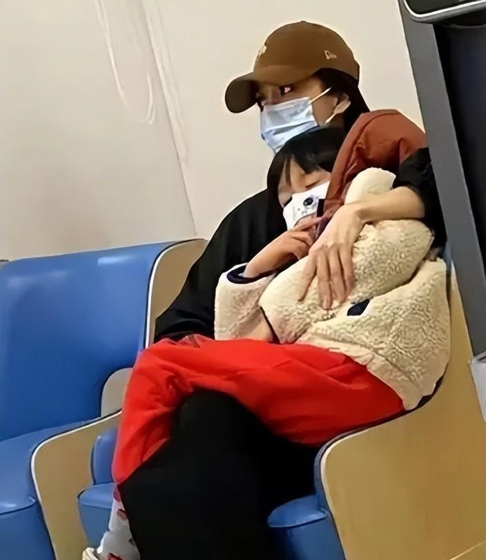 杨颖四年没提感情，网友却集体松了口气，这次传闻到底动了谁的奶酪？最近刘大锤直