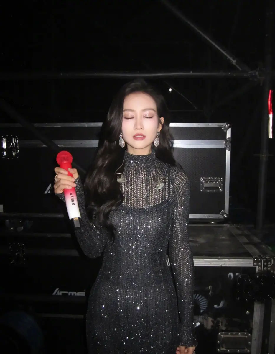 王鸥就适合这种明艳大气的美！