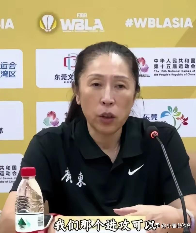 郑薇屈尊当助教，广东队这配置真不乱套？郑薇回广东女篮。身份却变了。