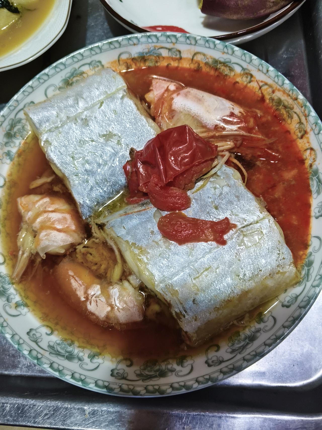 刀鱼我所欲也，只是嫌腥；茼蒿我所欲也，草味太浓。流行话说：只要