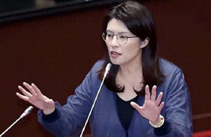 美国没想到的一幕发生：郑丽文心腹连夜到上海，向大陆做一项保证这事得从美国最近