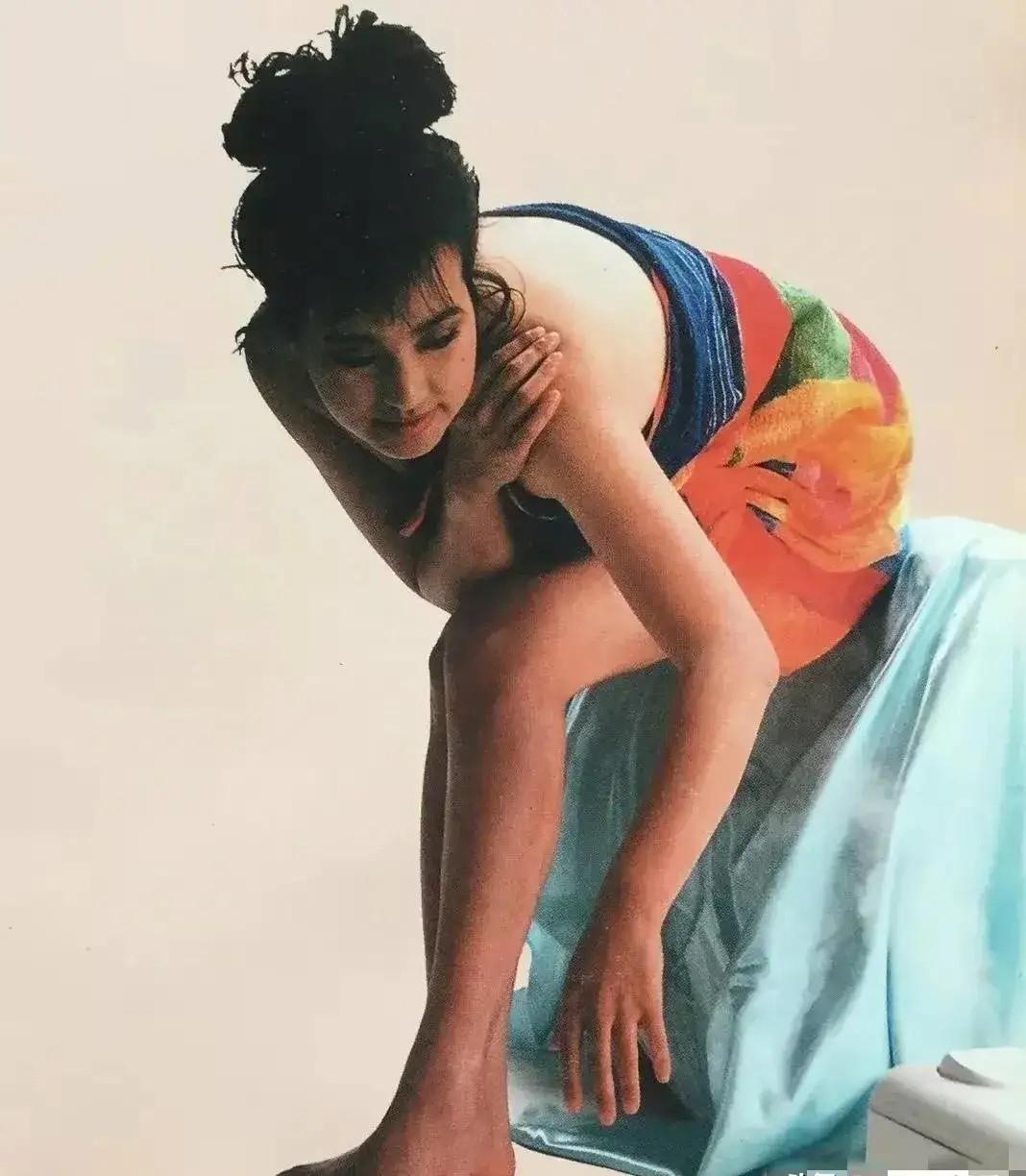 难得一见，刘晓庆拍过的性感照片。刘晓庆刘晓庆75岁了还在打拼你怎么看