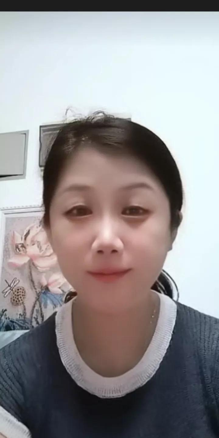 近日，前中国篮球记者兰音在直播间与球迷互动时，被问道周琦因伤退出国家队，教练组是