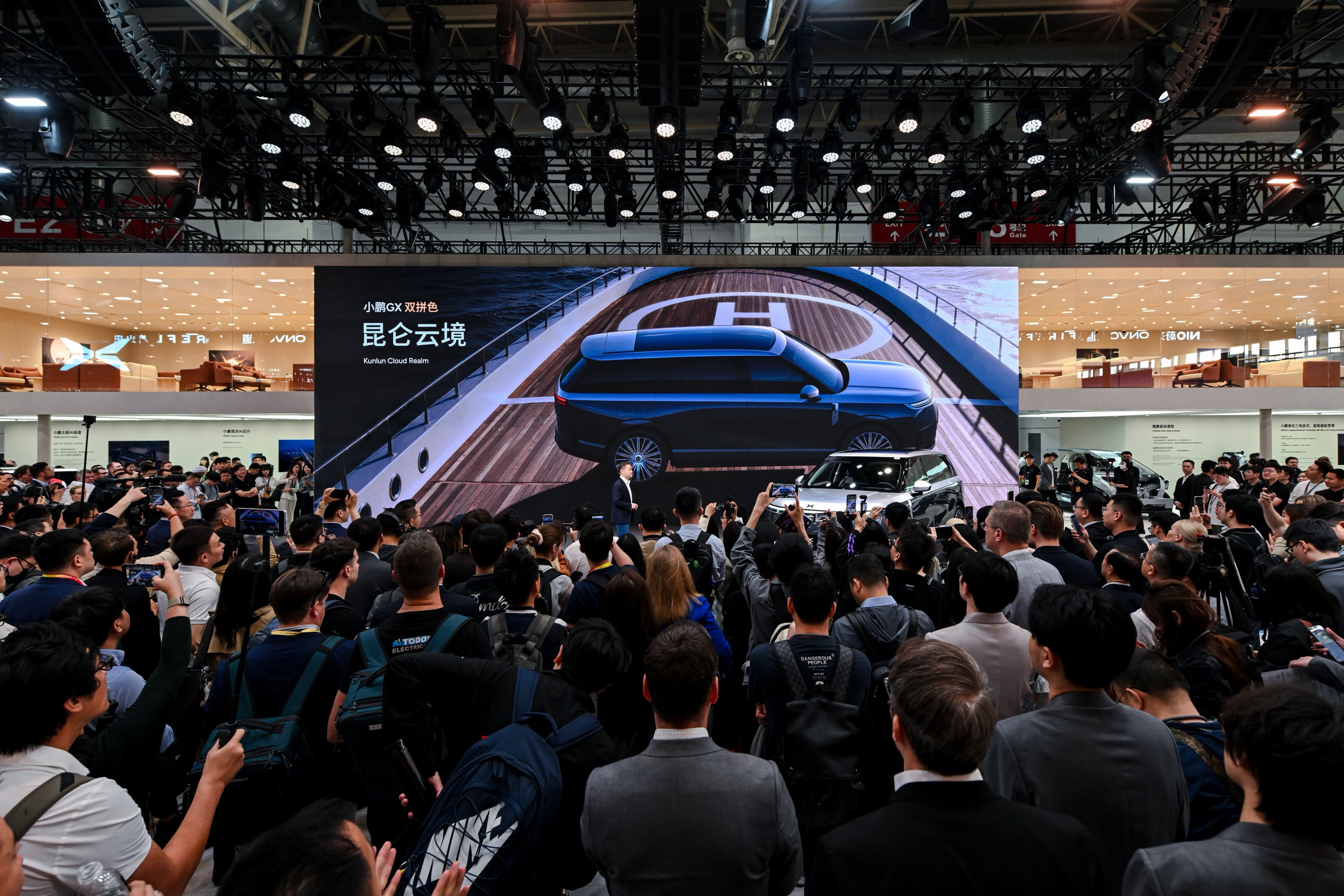 2026北京车展小鹏展台，完全是一场科技出行的前瞻秀。第二代VLA智驾报告首发，