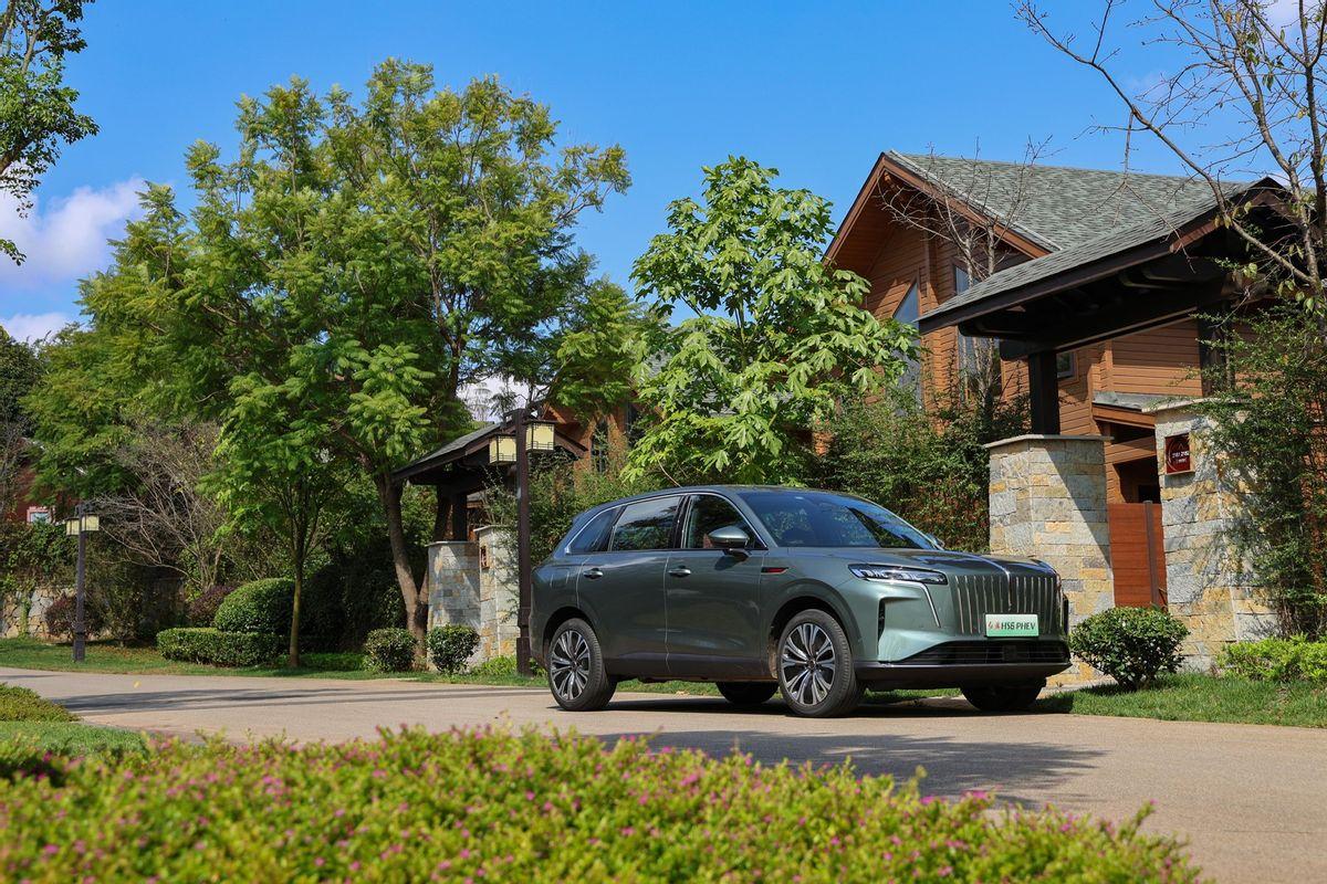 高端旗舰体验17万享！红旗HS6PHEV立新标17万级大五座该是什么样？红