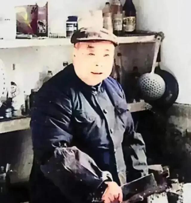 1981年8月的一天，公安部来了一位副部长与吴谈话：“中央已经决定，将你放出秦城