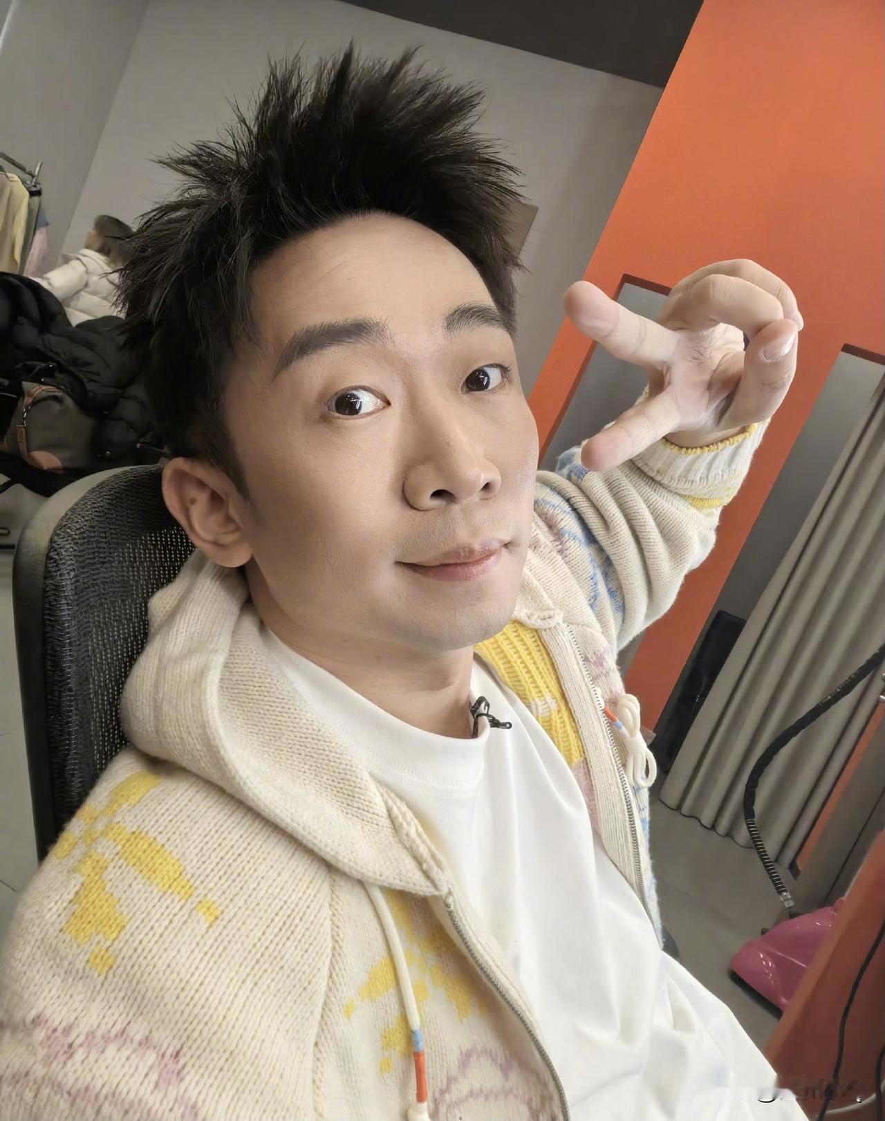 杨迪绝对是认证的吃货，点的工作餐都这么丰盛，看着就好有食欲。