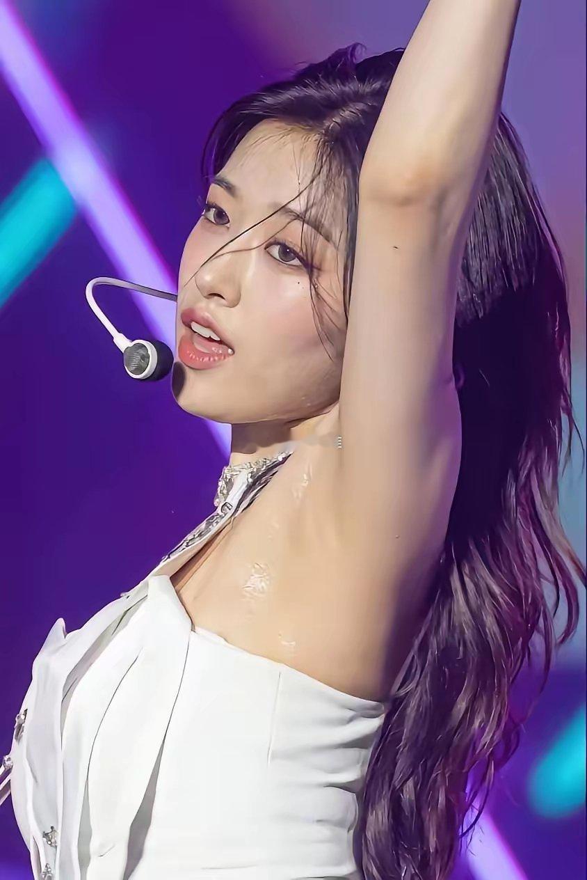 女明星腋下管理太不容易了吧