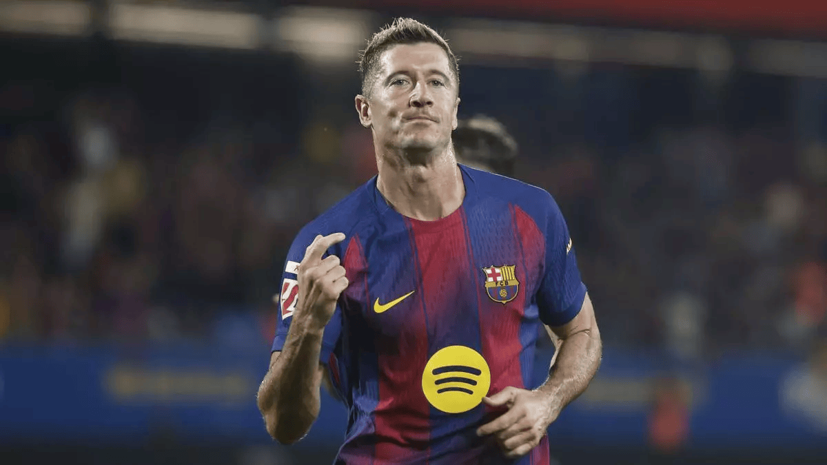 生涯最佳时刻? 莱万: 巴萨的首帽、9分钟5球、对皇马大四喜