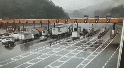 散户割肉1144万，主力机构一分不少全接走了，股价就涨了一个点。这出戏码我看得