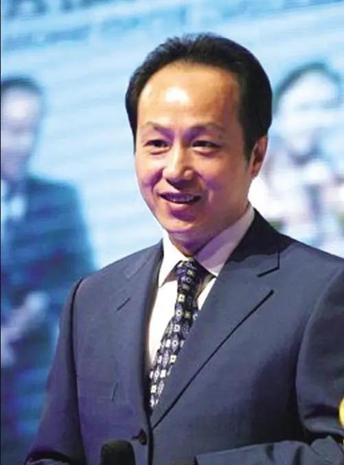 著名主持人罗京，去世多年后，母亲患上老年痴呆，妻子带着儿子改嫁了一位富商，可是儿