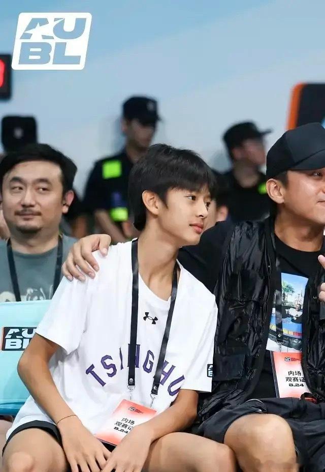 邓超儿子真的又像邓超又像孙俪的也算是星二代里面比较帅的吧