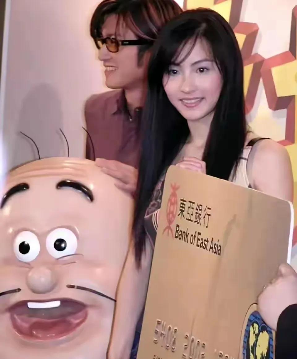 他俩太般配了，真的是八零后非常嗑的一对金童玉女。曾经那么相爱，怎么能不遗憾呢？张