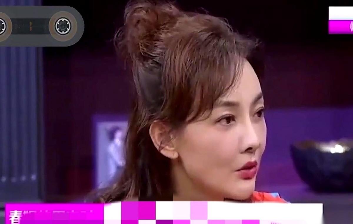 提起演员牛莉那段藏了快三十年的婚姻，最绝的其实不是她嫁了个老板，而是两人吵架时的
