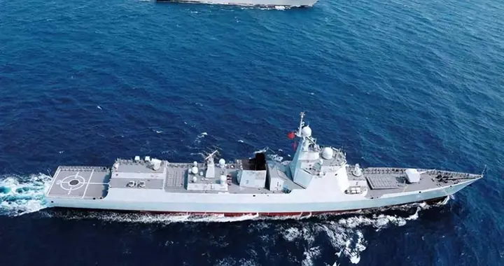 央视最新曝光: 中美疑似爆发激烈海上交锋, 外舰挑衅被我052D锁定