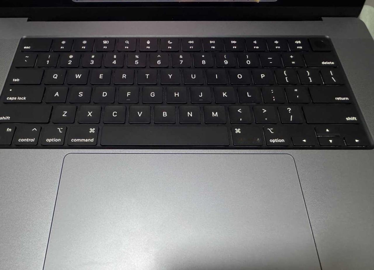 macbook自己用，➗了闲置出自用MacBookPro16寸16G内