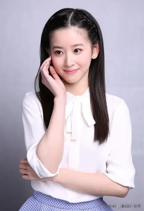 这两个女人都活成了是女人中的天花板但是在婚姻中，你猜我会羡慕谁的婚姻？