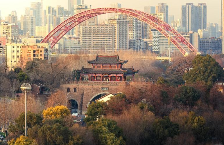 看到这条消息时，心跳都漏了一拍——还是武汉，这座曾在病毒阴影中挺立的城市，