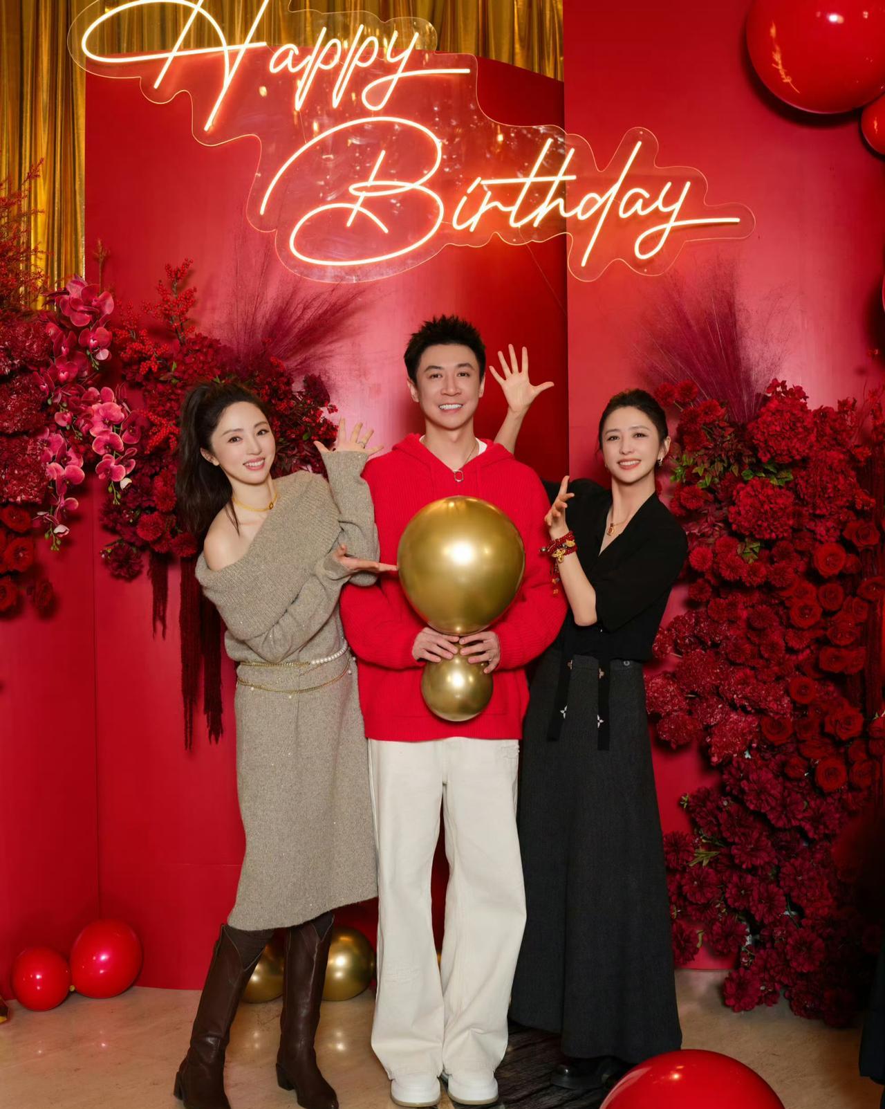 她把婚礼从场地到宾客机票，自己亲自盯。他却连见长辈，耳机都懒得摘。全网劝分的