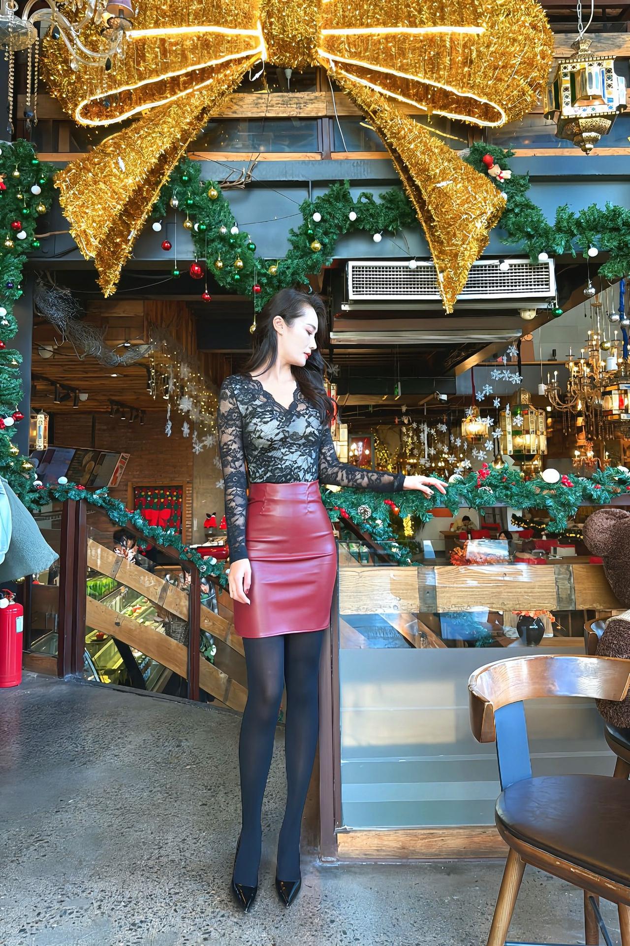 “在喜欢的状态里生活，做你自己，生活不在富足，而在满足……”