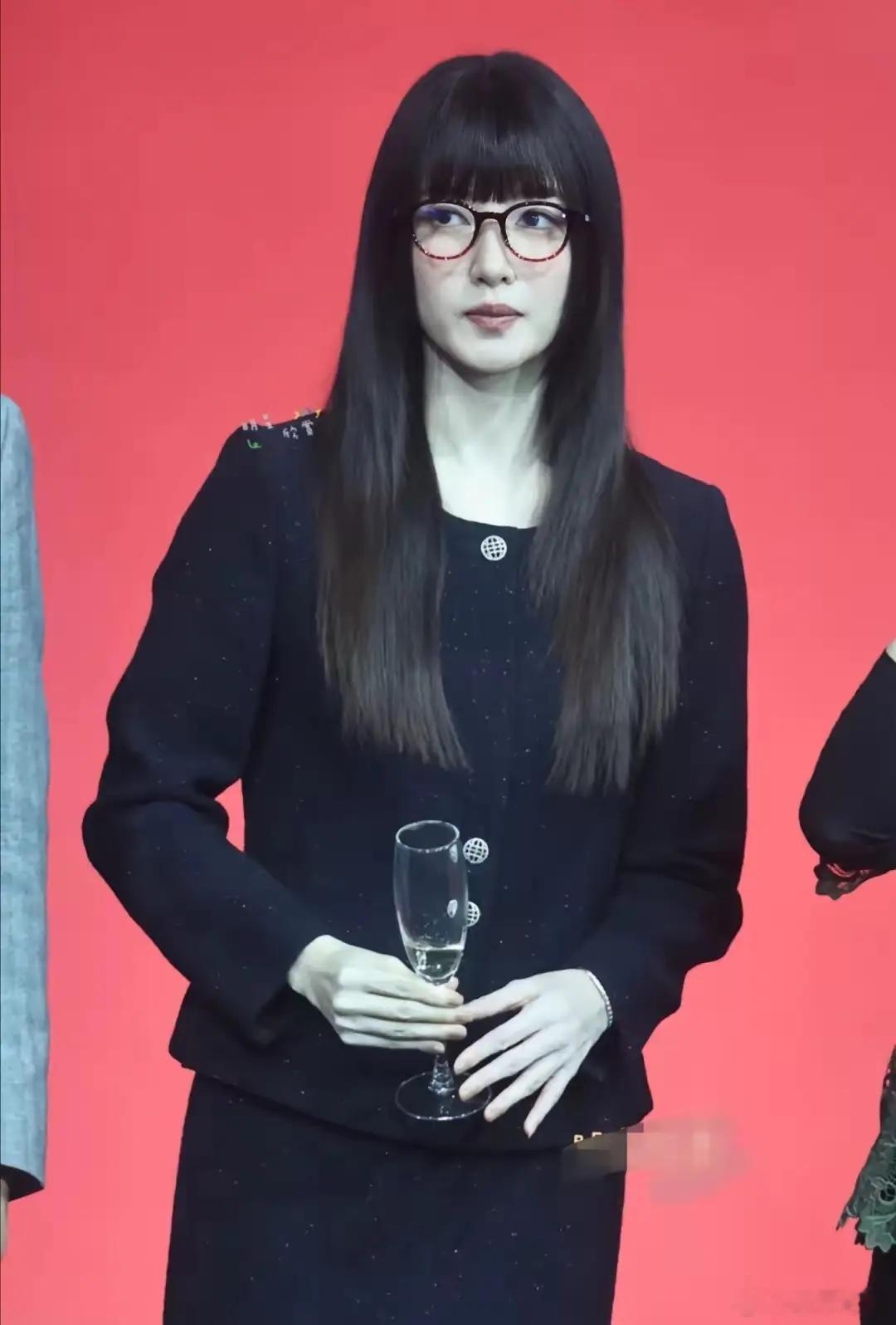 终于明白江疏影为啥不结婚了！不是因为没有人馋她的身子，而是她喜欢的人估计她不会主