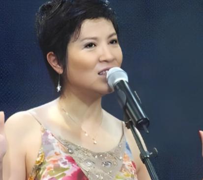 1994年，杭天琪不顾父母的反对，嫁给了大自己十几岁的张泽民，结果不到三年，就发