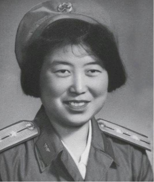 1964年初的一天，28岁的张连芳，被组织派往西北执行项绝密任务。在正式执行任务