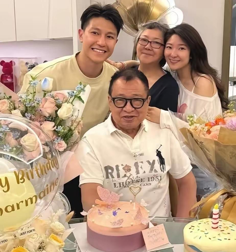 谁能想到!欢喜哥走后最痛的人竟然是他继子真的破防了!许绍雄走后,不是老