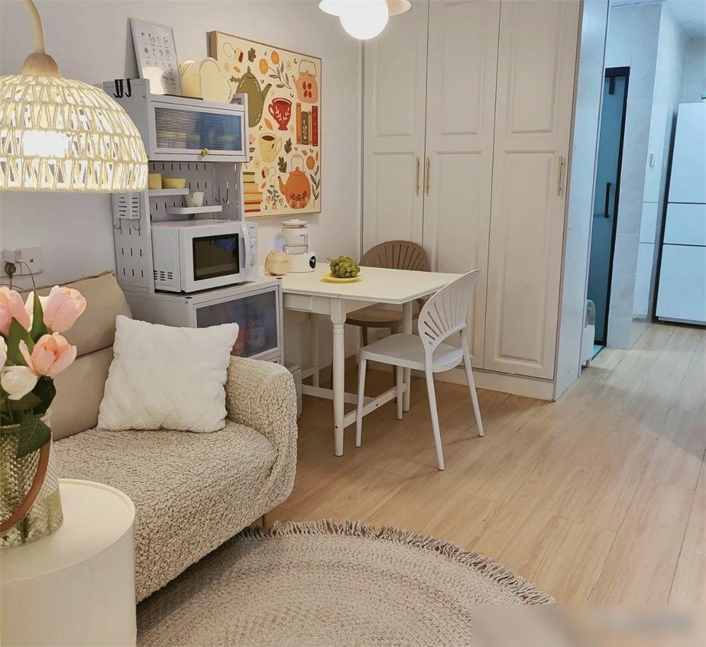 这是我见过最舒服，最会过的小家。湖南那位90后姑娘的25平米蜗居，真是让人眼前一