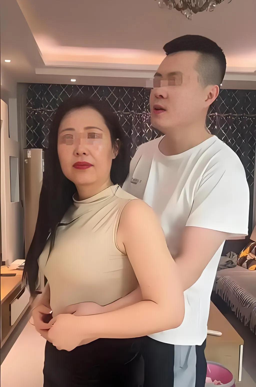 山东滨州，一22岁男子找了一个比自己大12岁的女朋友，很快两人就一起睡了。不久，