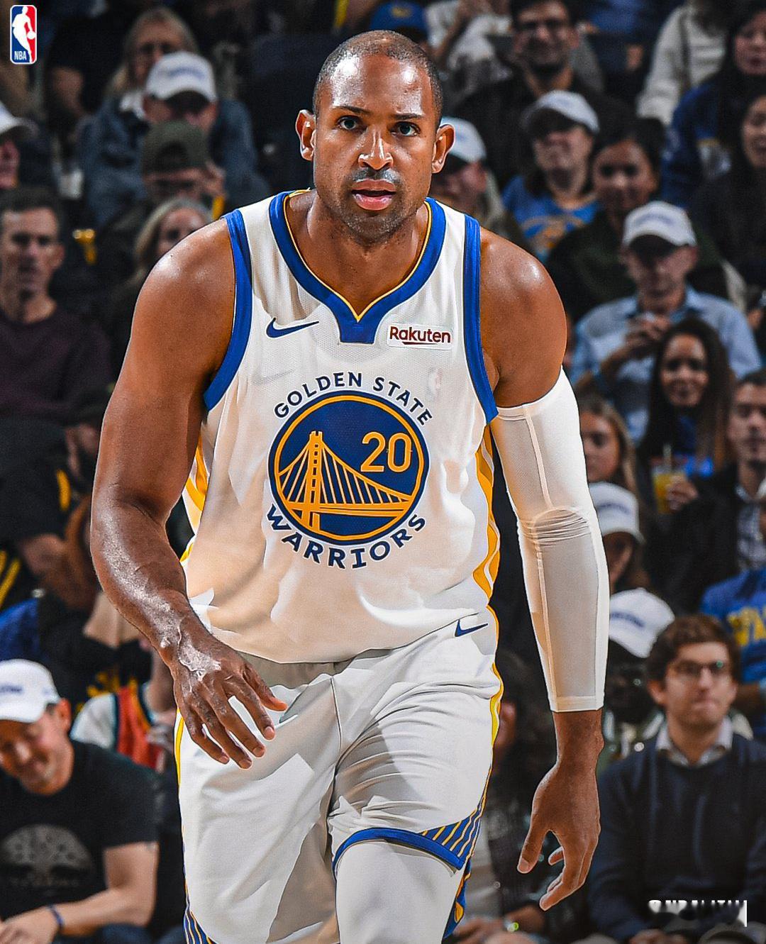 科尔表示，霍福德已经开始在训练中增加强度。由于他因坐骨神经问题缺席了很长时间，需